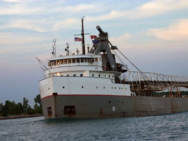 2. engine drive elastic coupling application on marine industry freighter